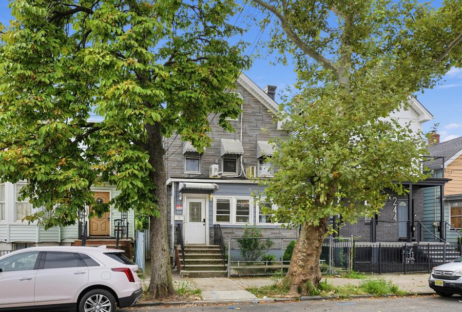 Front of 242 Franklin Street, Elizabeth